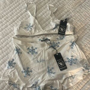 NWT wild fox snowflakes intimates bra and panty set